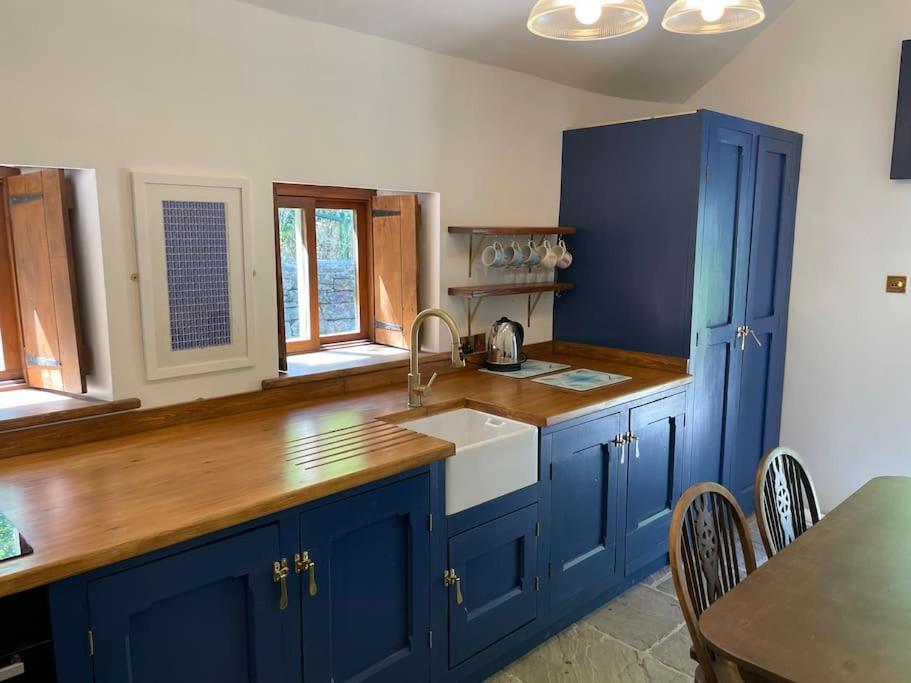 Former Corn Mill Cottage On The North Wales Coast Talacre Extérieur photo